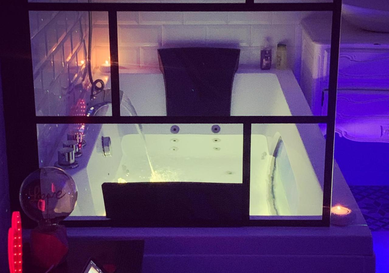 Amour Azur love room avec jacuzzi et piscine Vallauris Extérieur photo