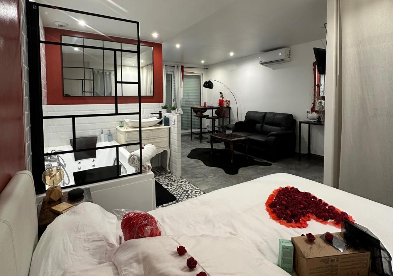 Amour Azur love room avec jacuzzi et piscine Vallauris Extérieur photo