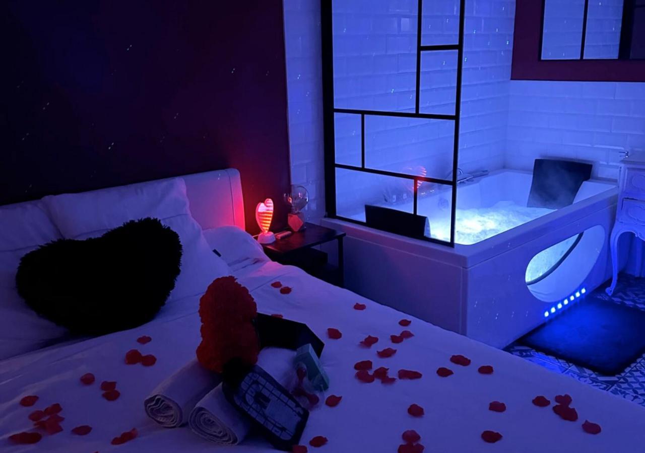 Amour Azur love room avec jacuzzi et piscine Vallauris Extérieur photo